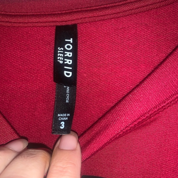 Torrid sleep shirt - Picture 2 of 4